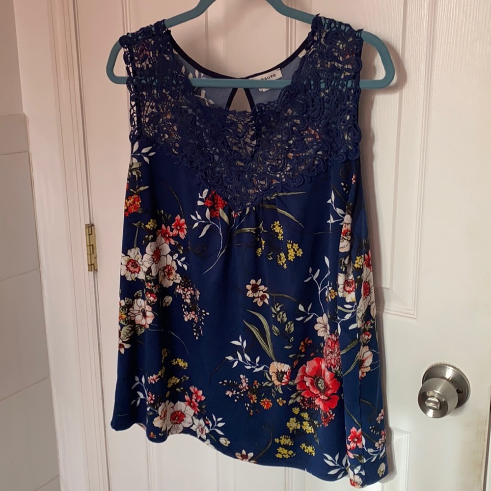 Blue floral lace sleeveless top size 1X